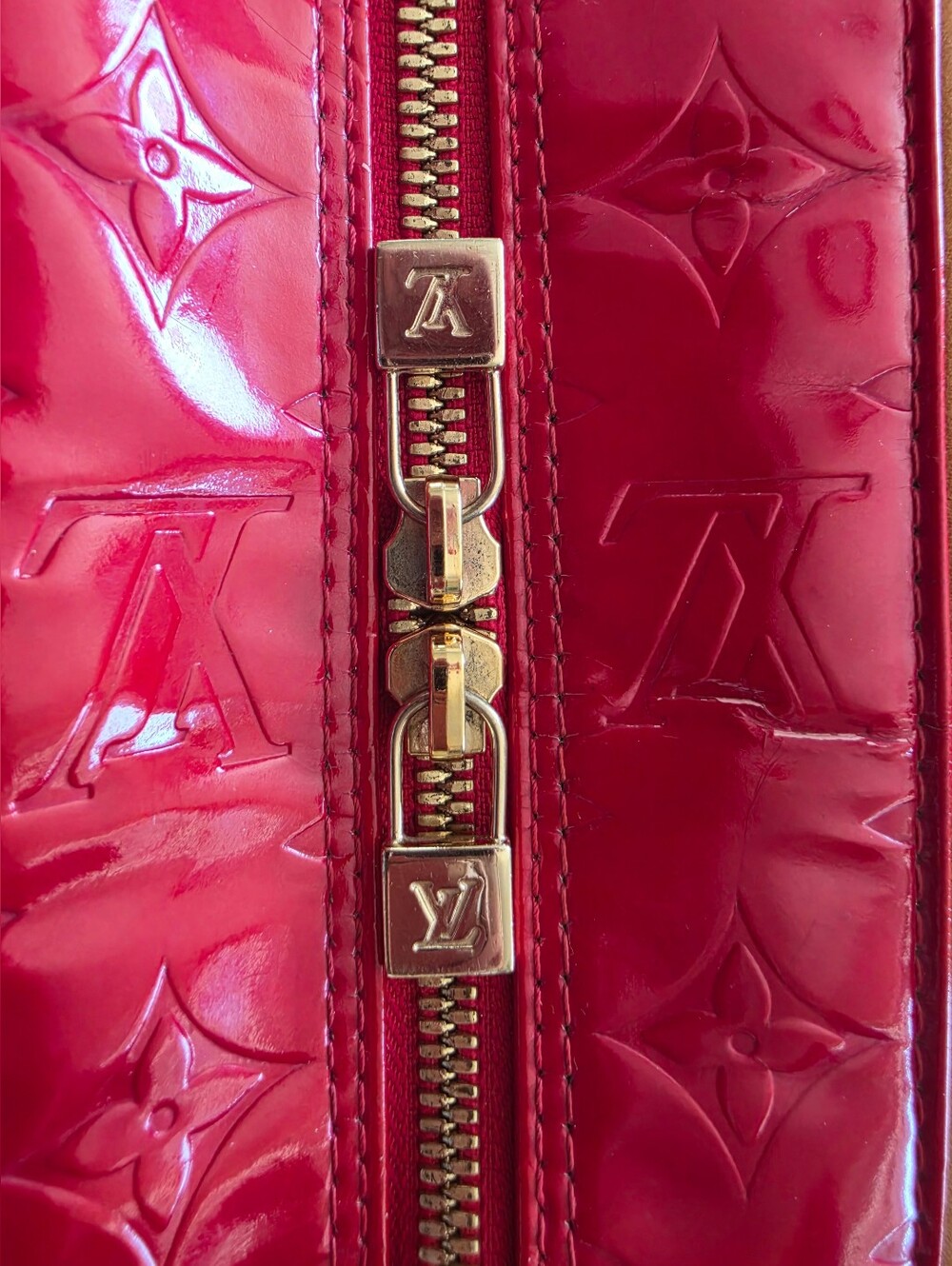 Louis Vuitton Sutton Monogram Vernis Patent Leather Red Zip Shoulder Bag - Picture 13 of 17